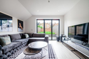 Beautiful New Semi-detached 3 BR House wGarden, Barnet